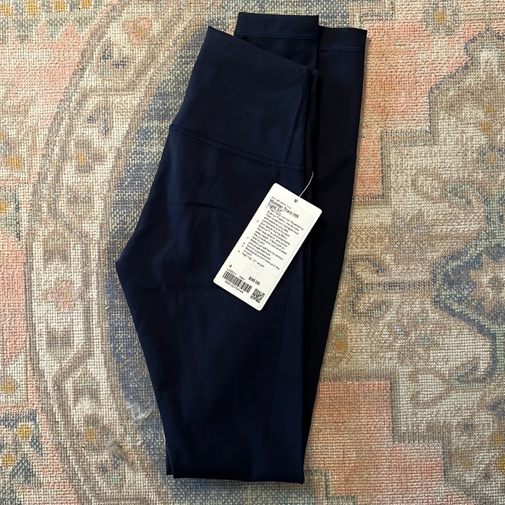 NWT Lululemon Wunder Train HR Tight 31” in size 4 Tall